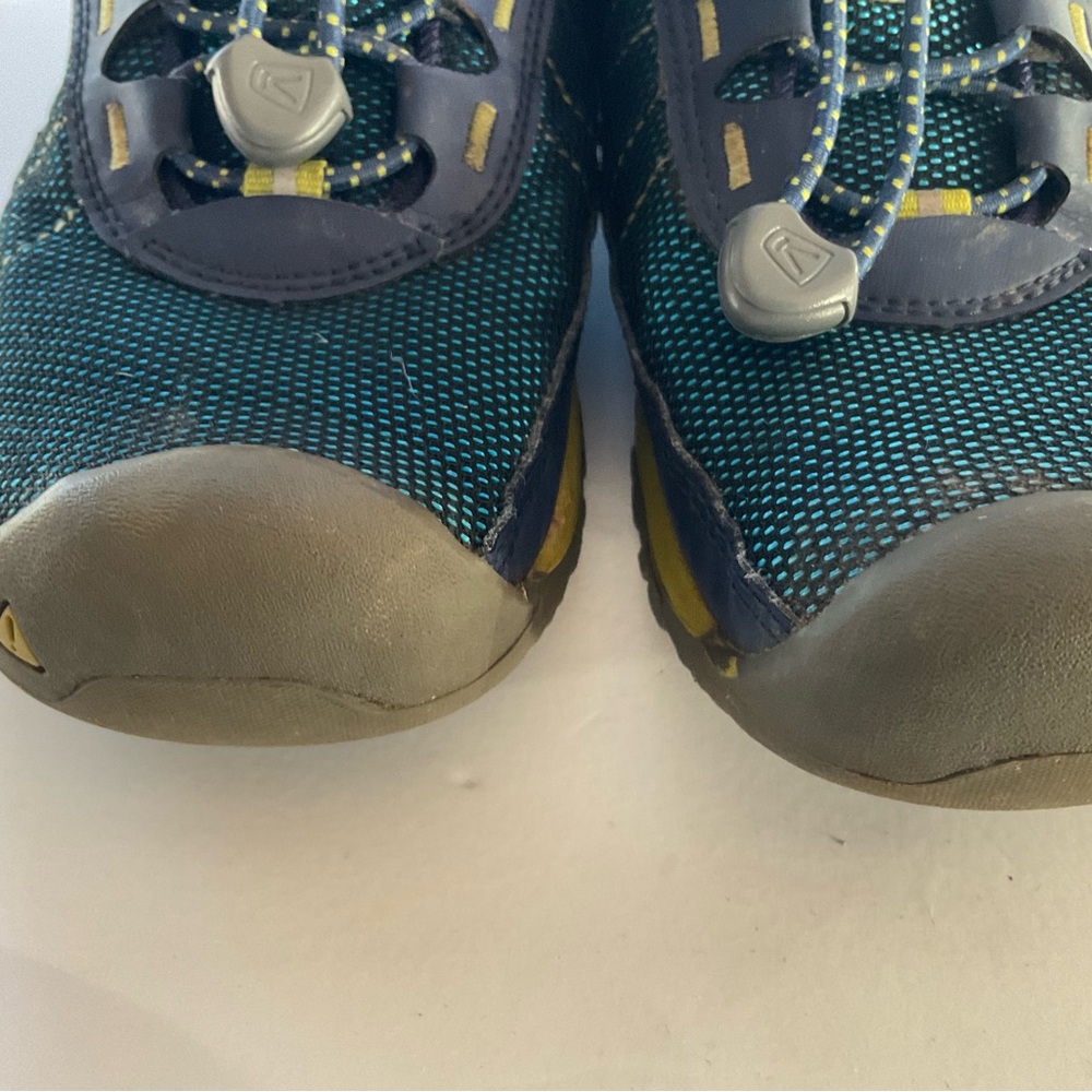 VGUC Keen Trail Shoes - Big Kid Sz 4 - Picture 7 of 8